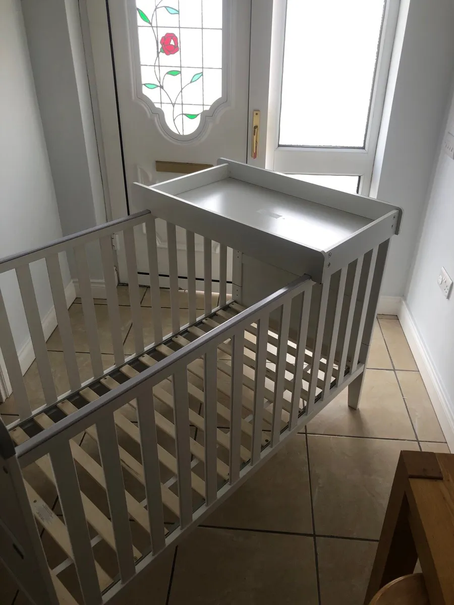 Cot - Image 1