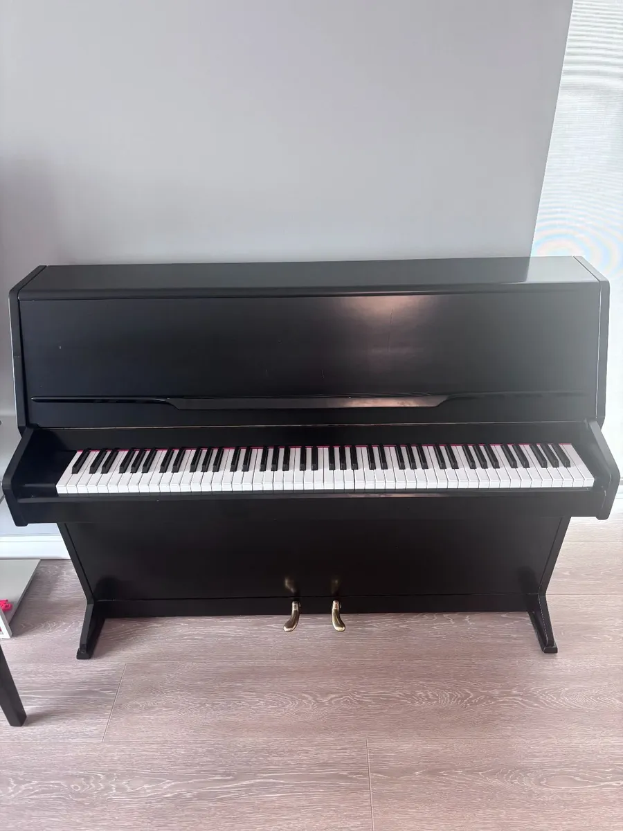 Upright piano - Image 1
