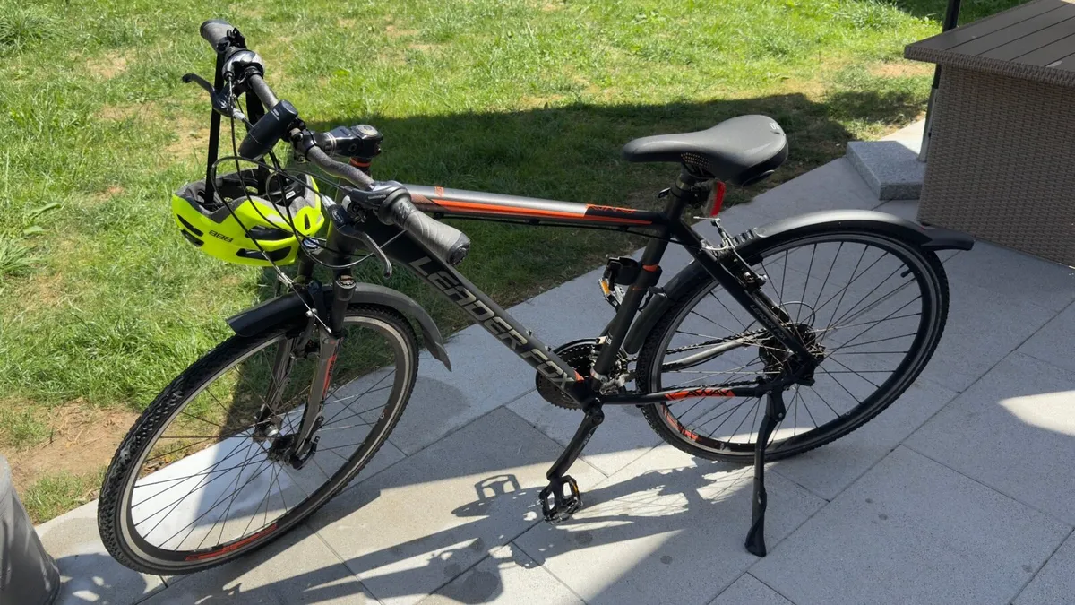 Leader Fox AWAX Hybrid bike + BBB Helmet + Lock - Image 1