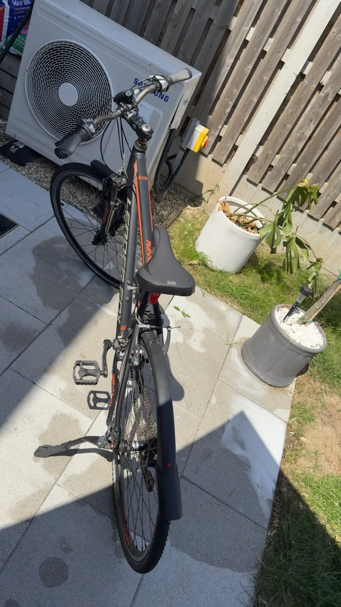 Leader Fox AWAX Hybrid bike + BBB Helmet + Lock - Image 2