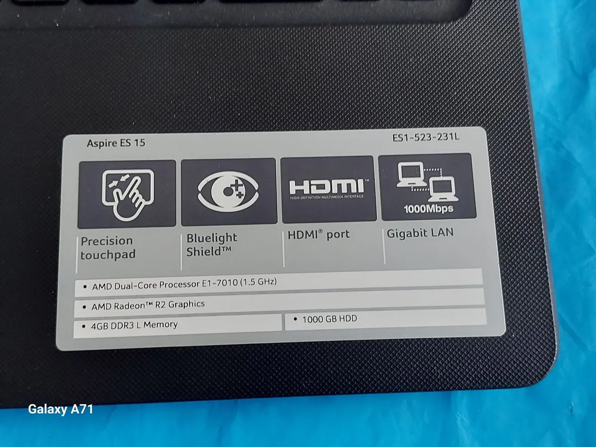 Acer Aspire ES 15 Laptop, 4GB, 1TB, Wins 10 - Image 3