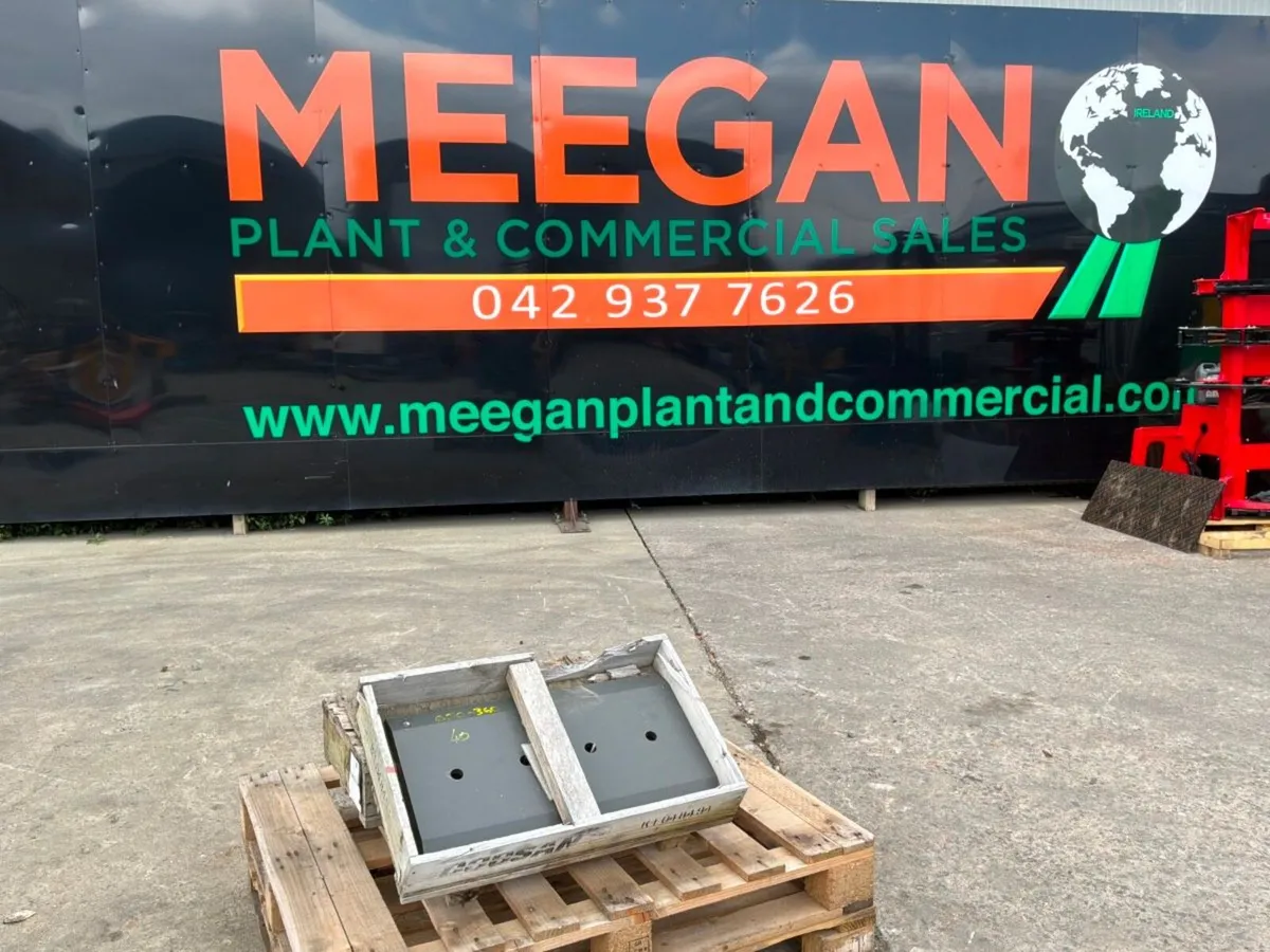 New / unused Doosan loader cutting edge.....k10484 - Image 1