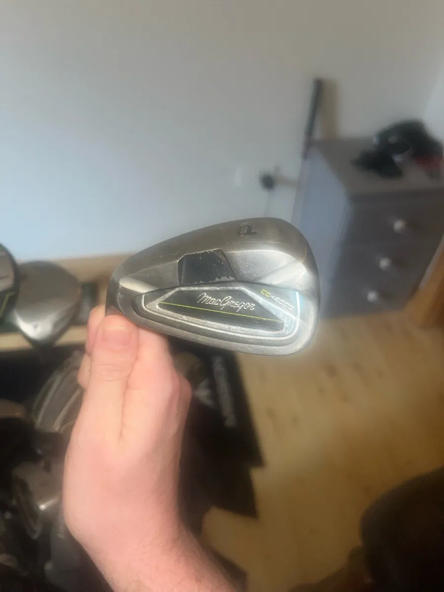 Left handed set of golf clubs and push trolley - Image 2