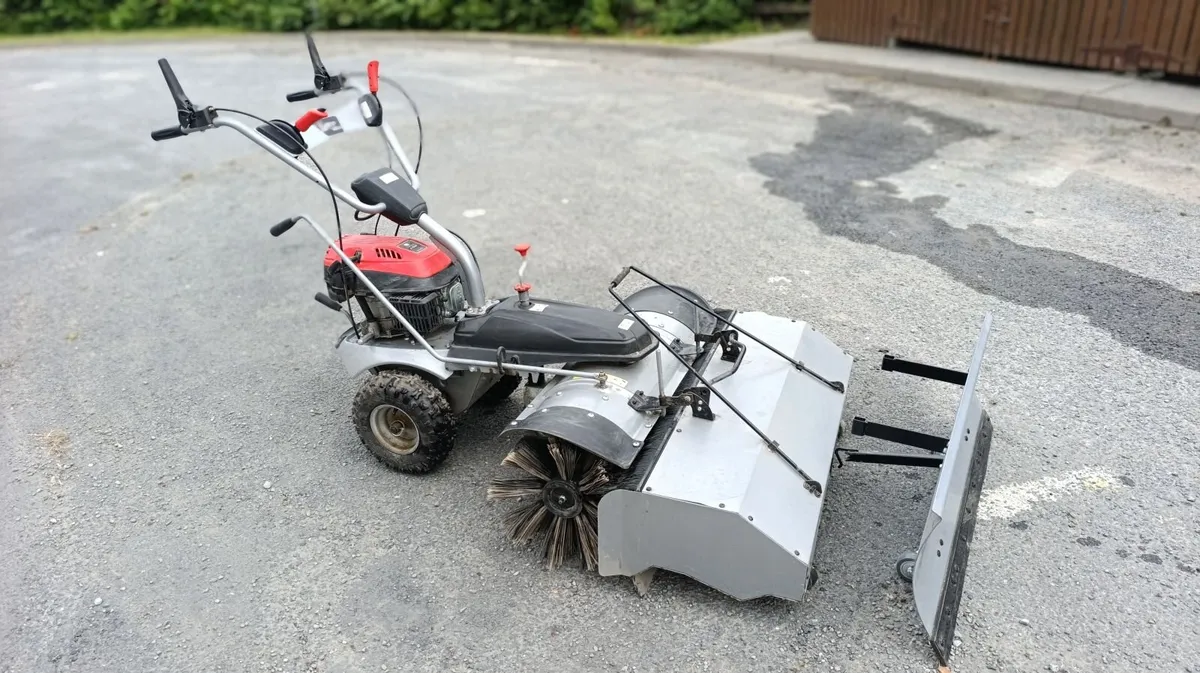 Road sweeper/ snow sweeper - Image 3