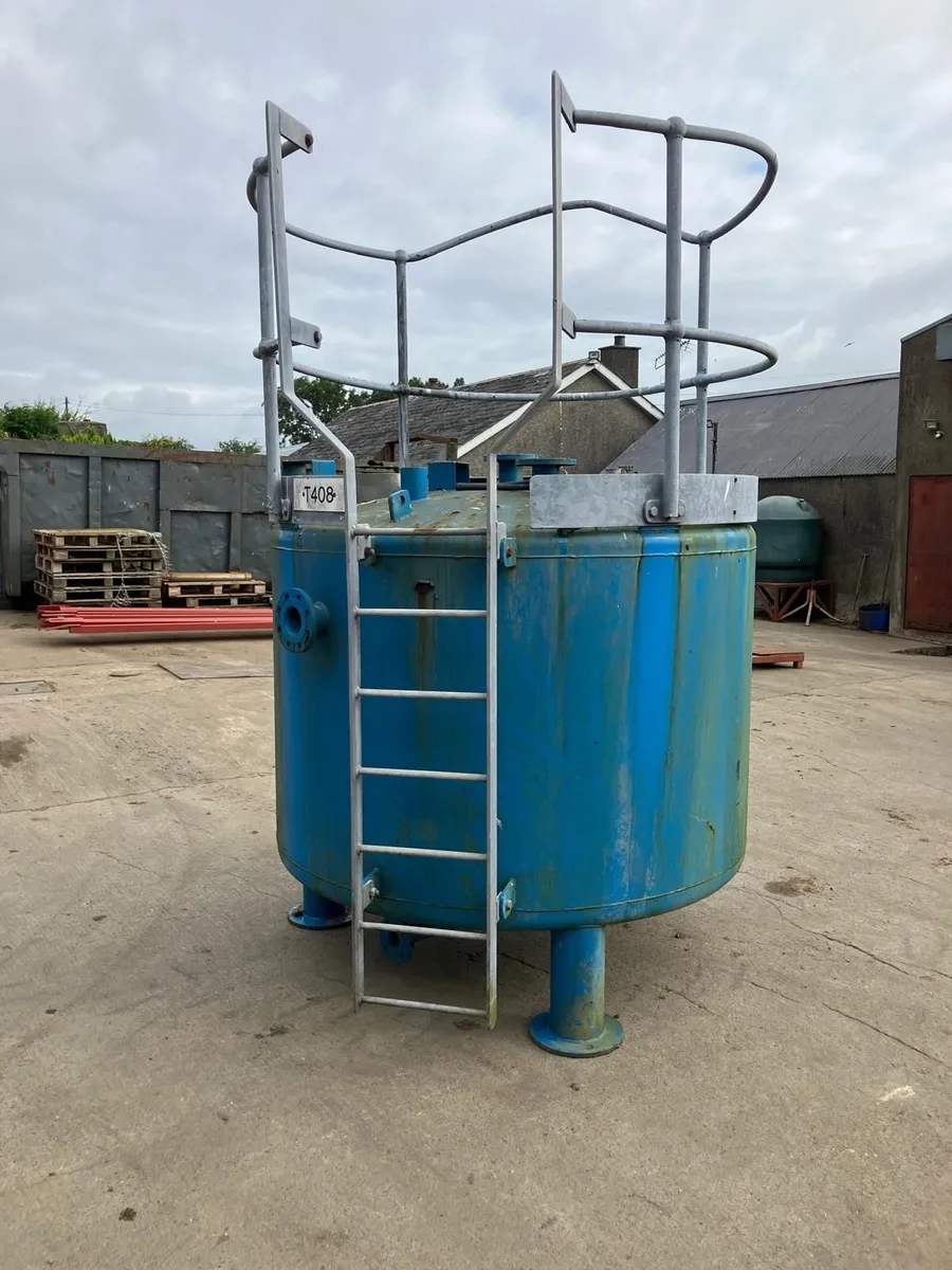 TWO WATER TANKS - Image 1