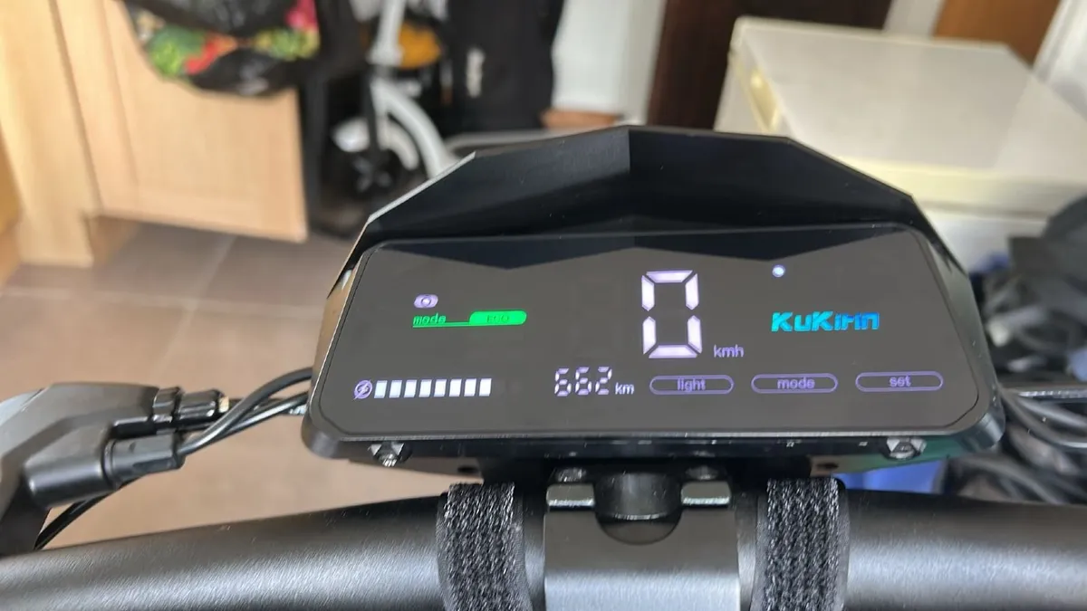 KuKirin G2 Electric Scooter - Image 3
