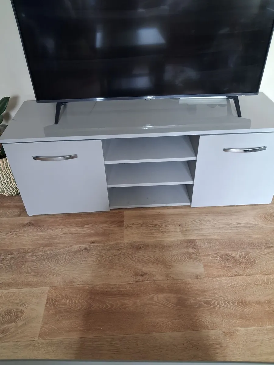 TV UNIT - Image 2