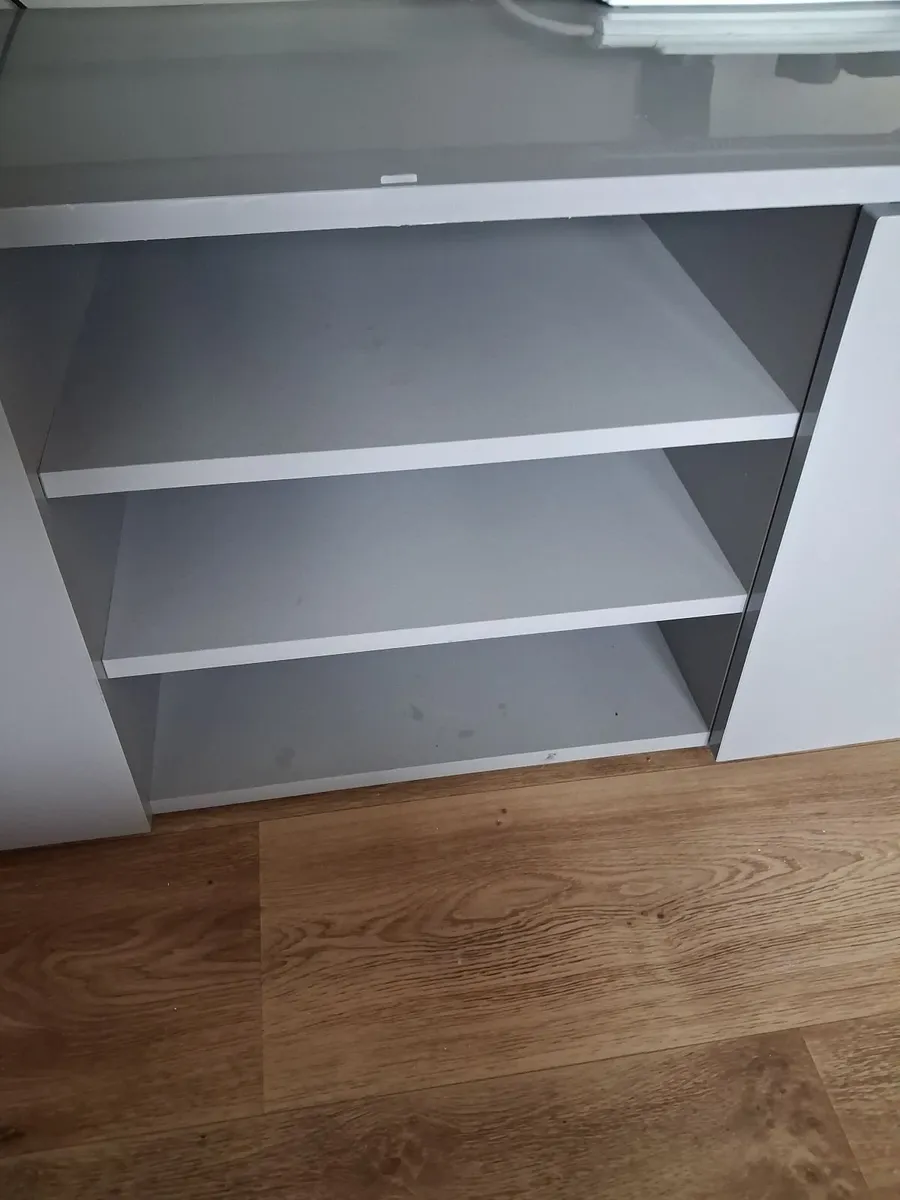 TV UNIT - Image 3
