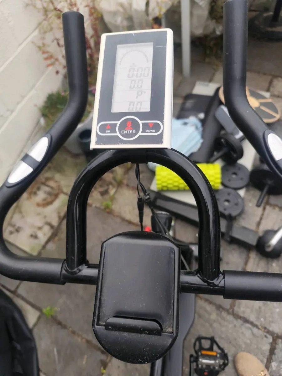 Exercise bike - Image 2
