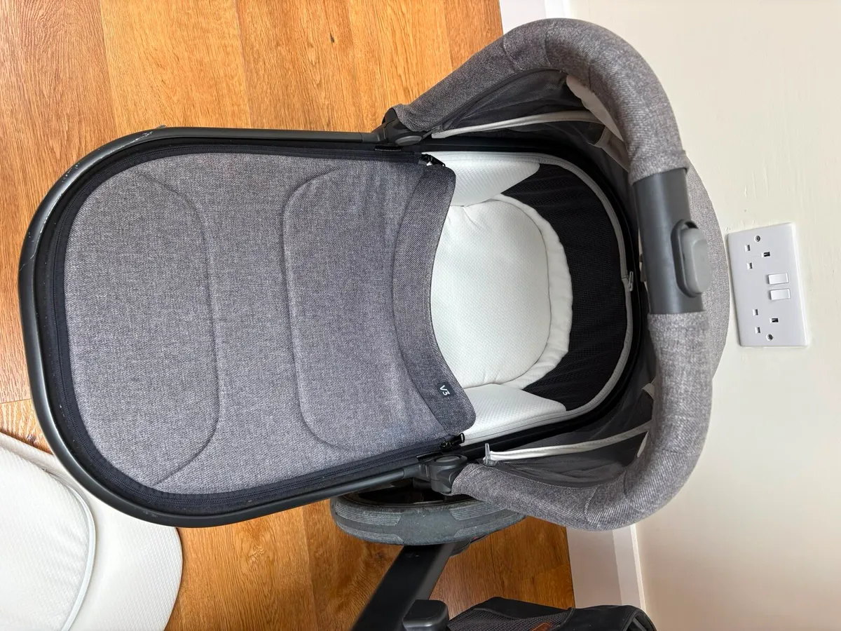 Uppababy vista V3 buggy set - Image 3