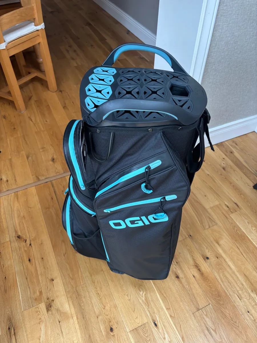 Ogio Callaway AE Cart Bag- Retail Price €350 - Image 3