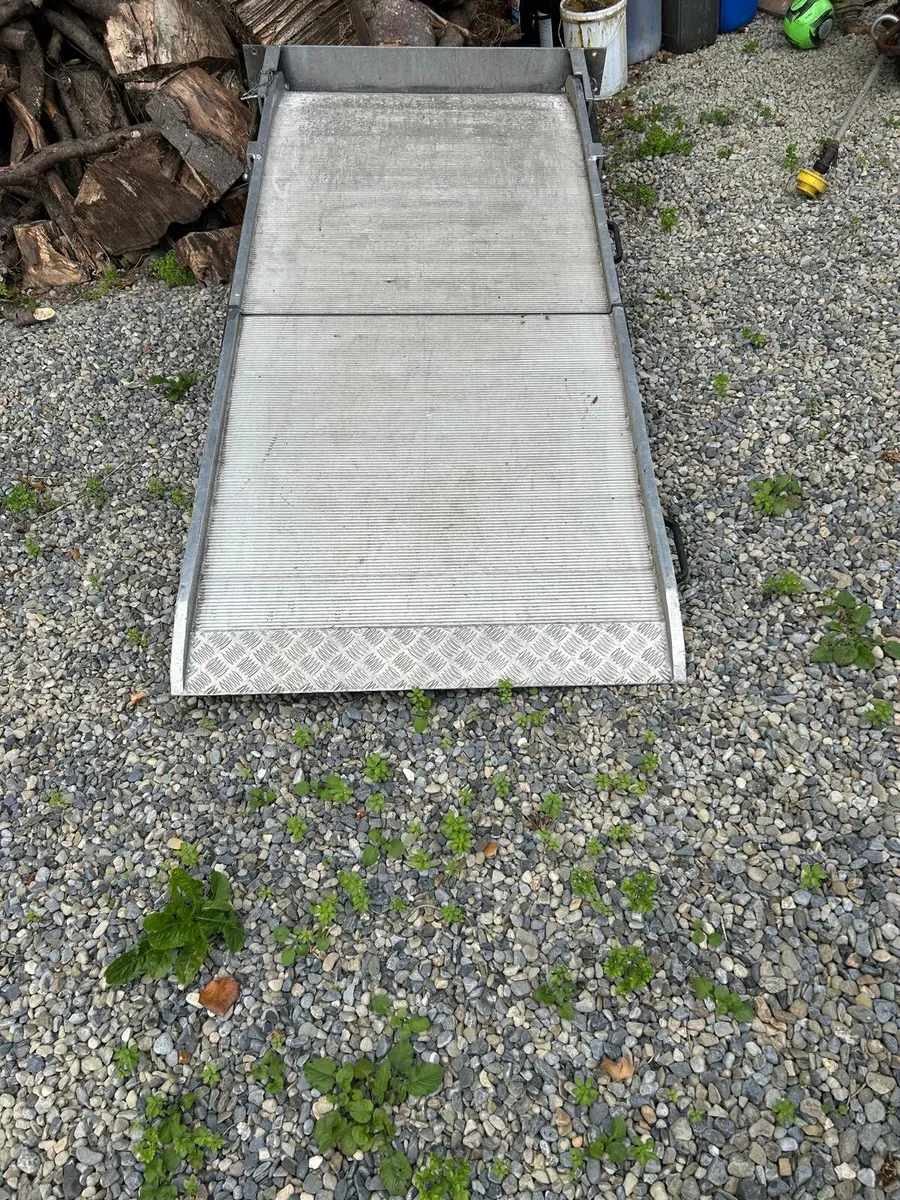 Ramp, truck tyres, air compressor, light bar/spot - Image 1