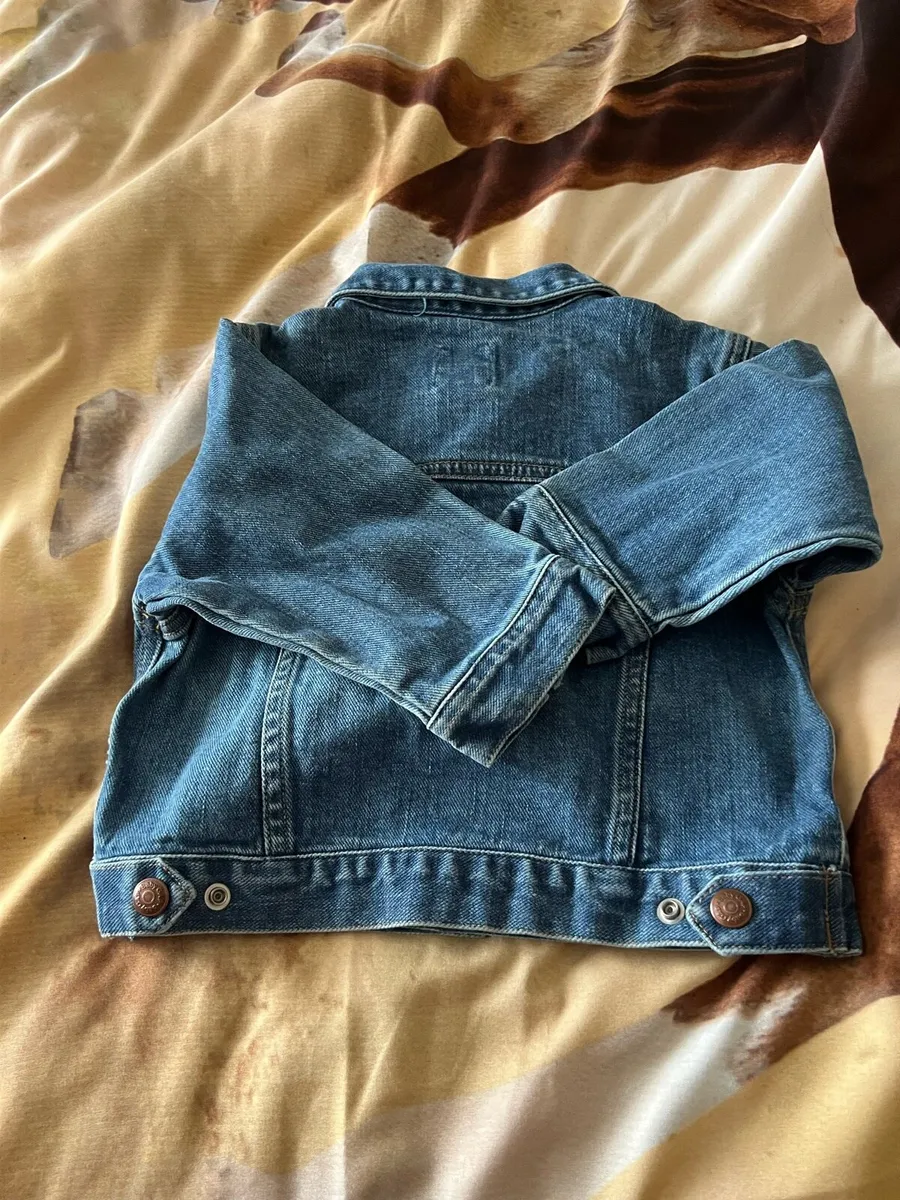 Girls BNWT gap denim jacket 12/18 mths €15 - Image 2