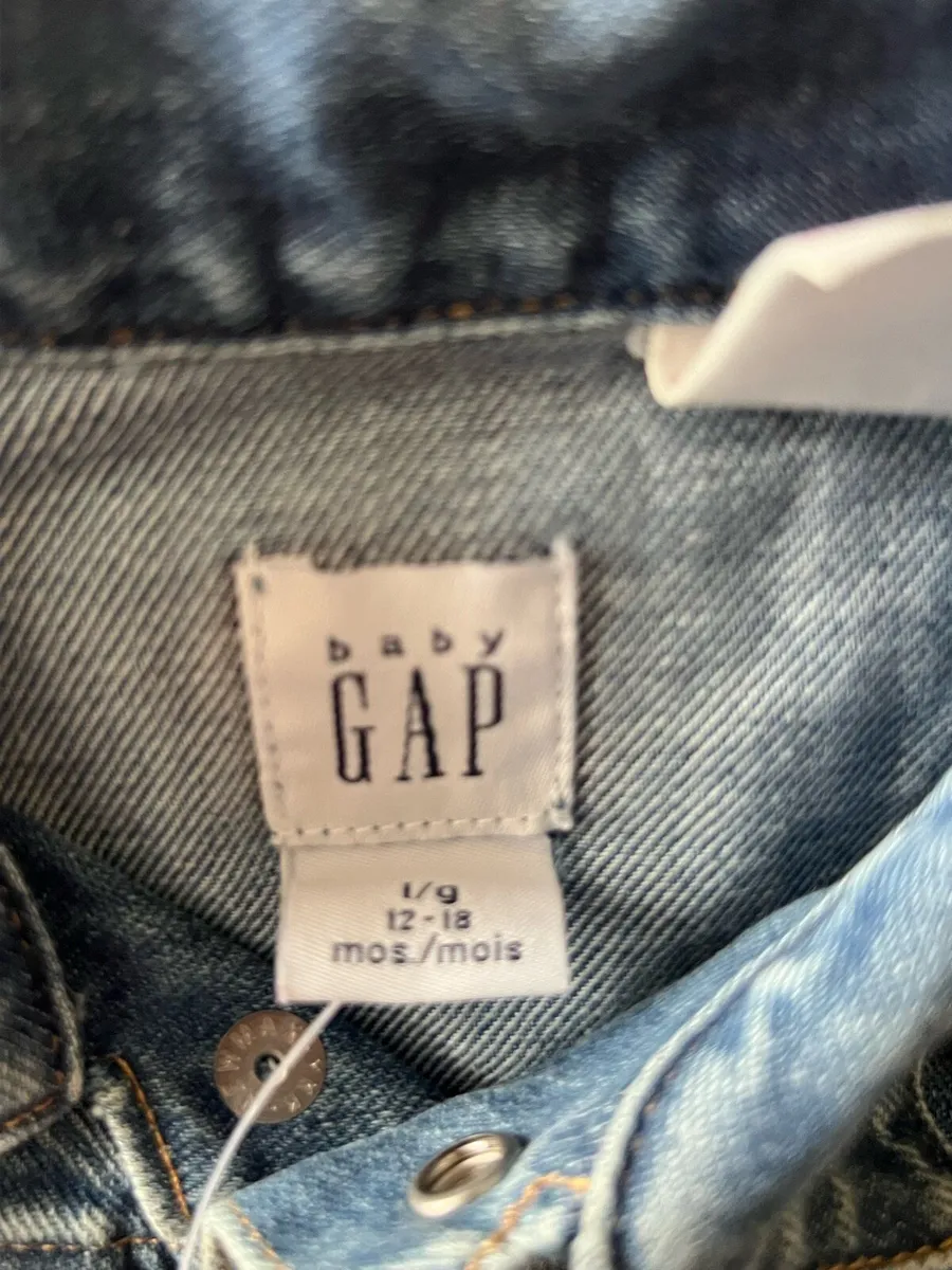Girls BNWT gap denim jacket 12/18 mths €15 - Image 3