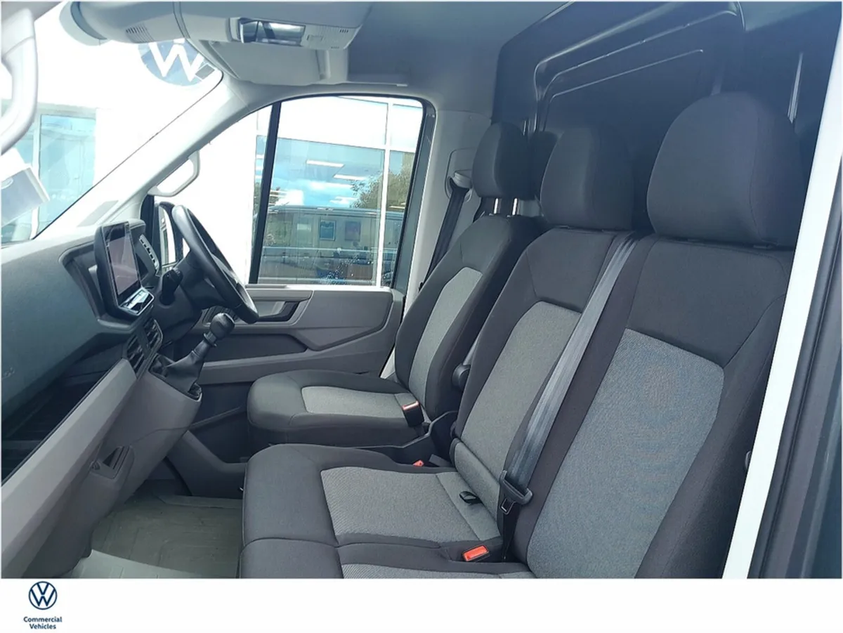 Volkswagen Crafter VAN 2.0TDI 177BHP MEDIUM WHEEL - Image 4