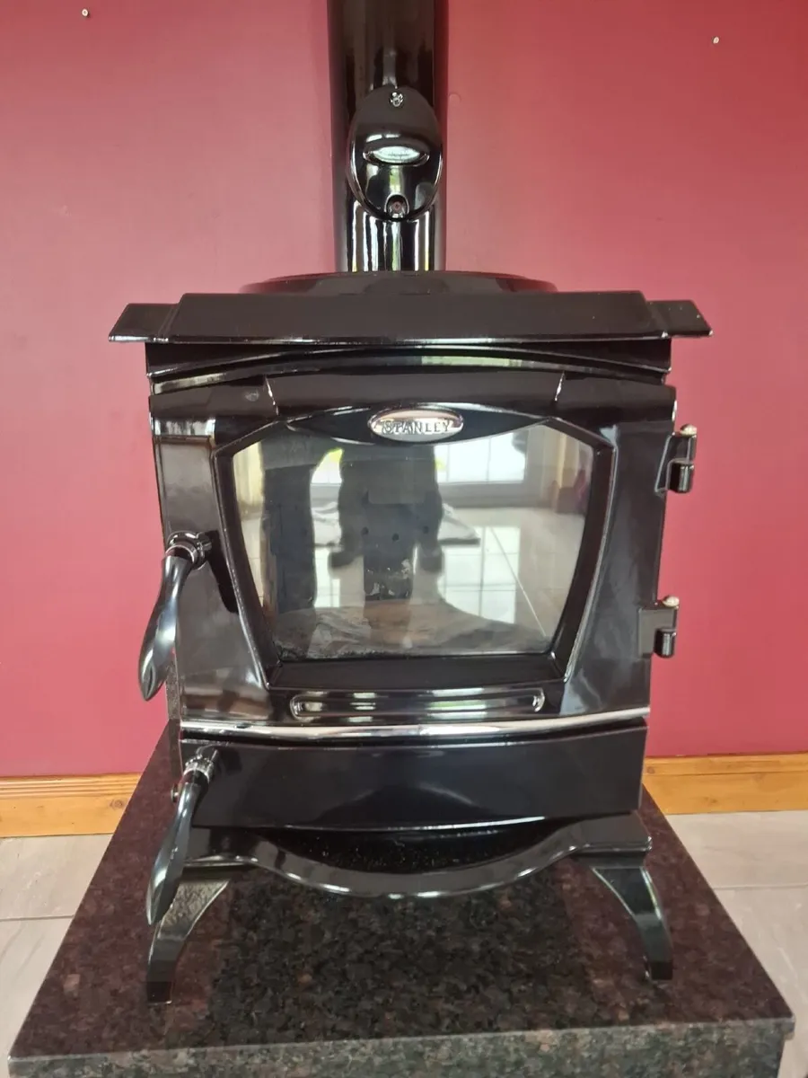 Stanley Lismore Stove - Image 1