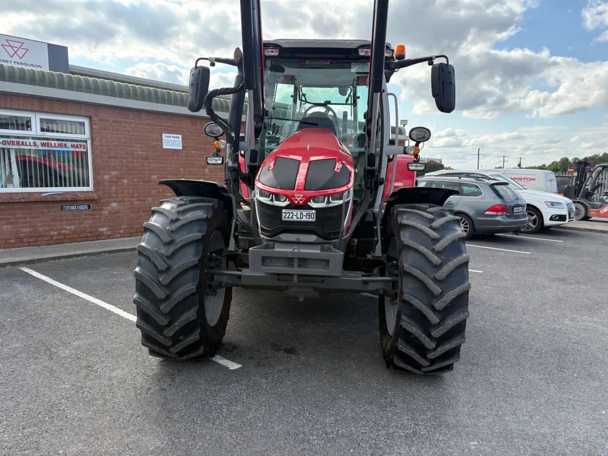 2022 Massey Ferguson 5s.135 - Image 3