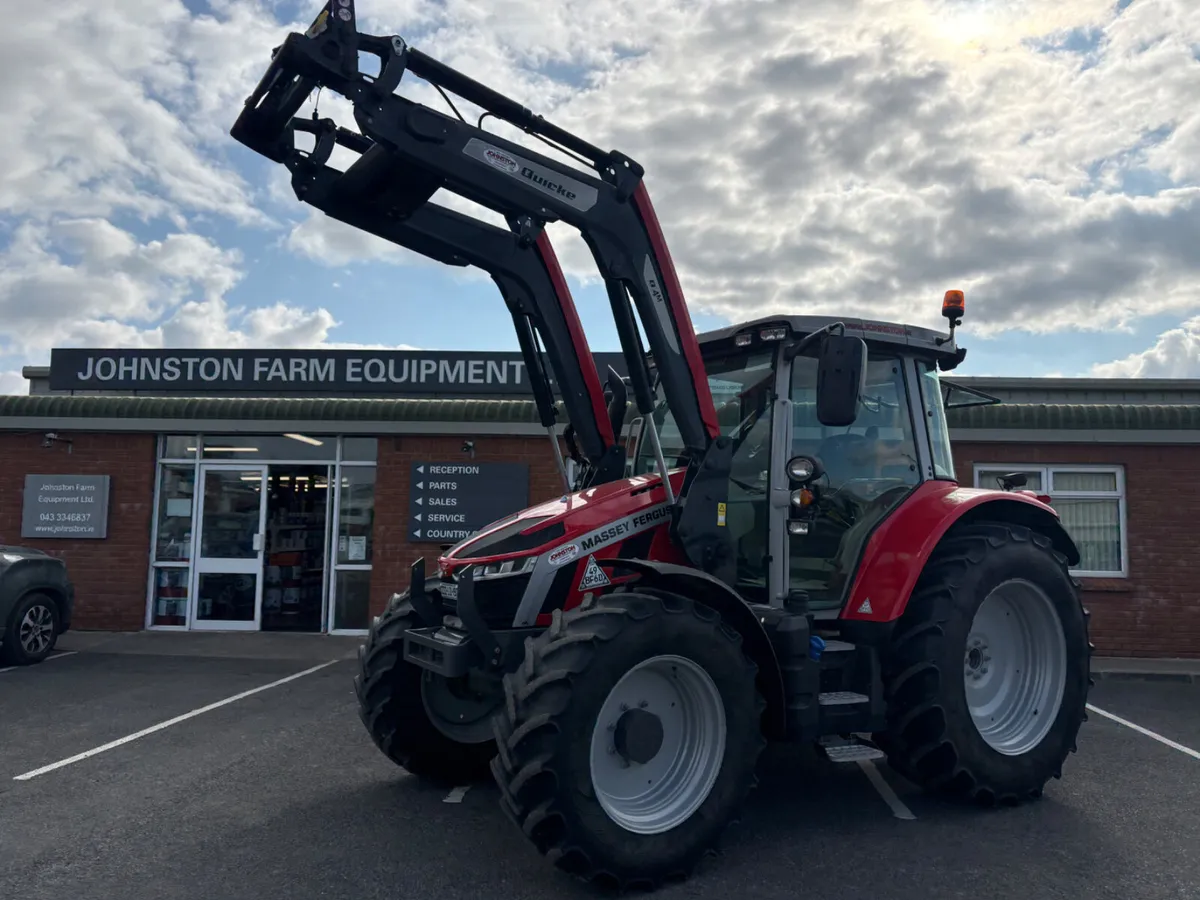 2022 Massey Ferguson 5s.135 - Image 2