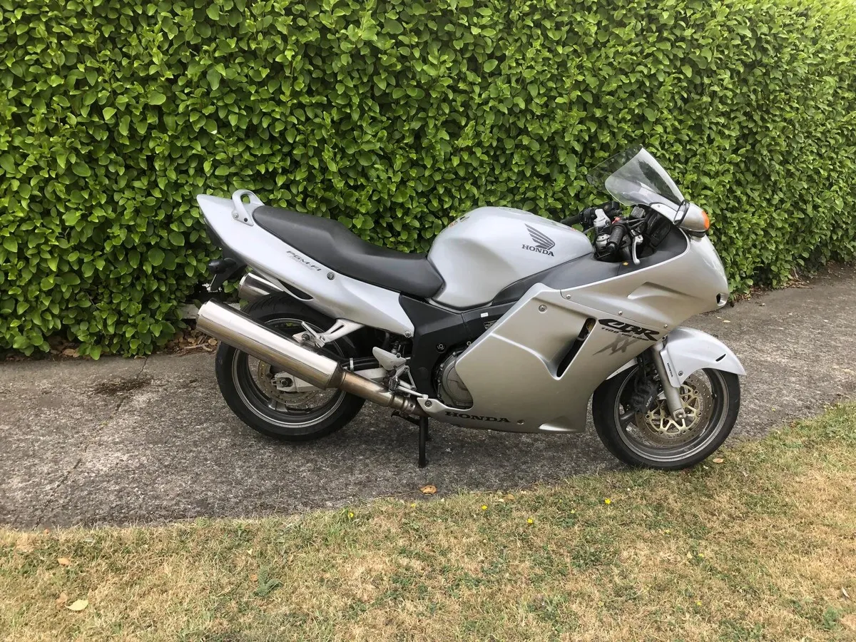 Honda blackbird 2004 - Image 3