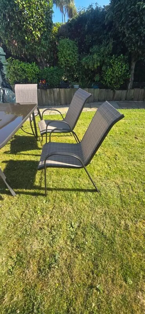 garden table and chairs - Image 4