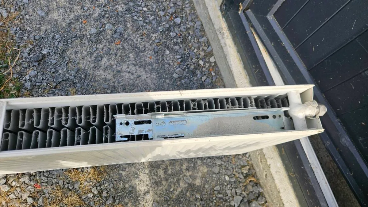 4ft white Radiator - Image 2