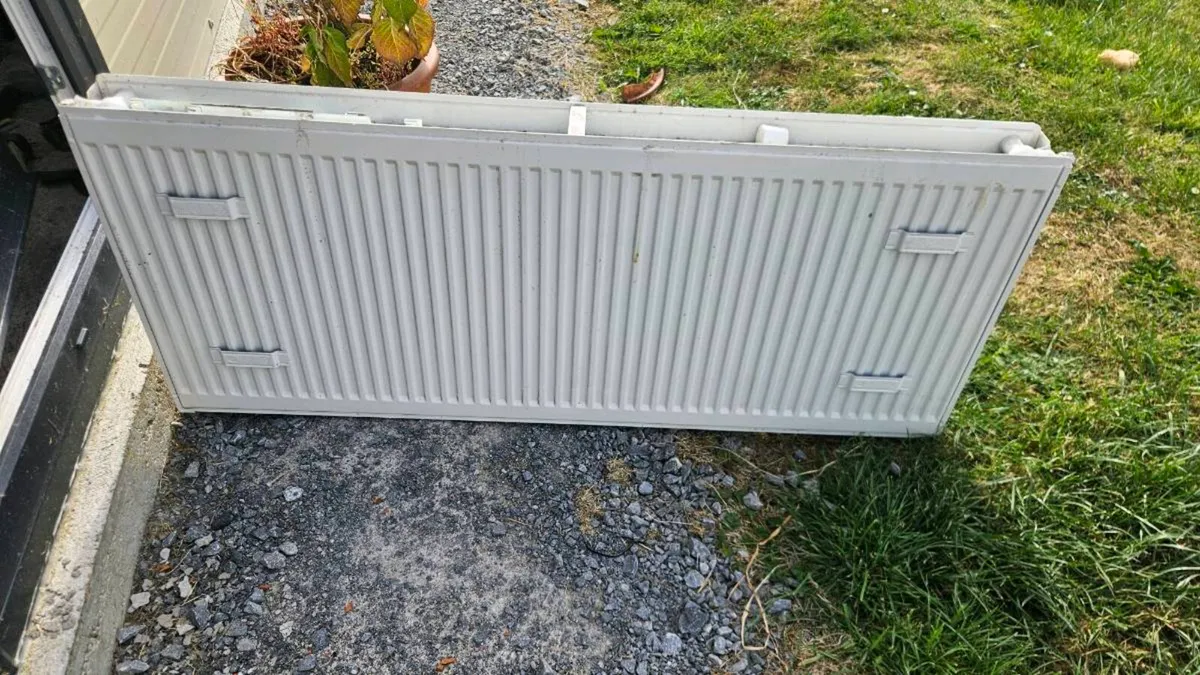 4ft white Radiator - Image 4
