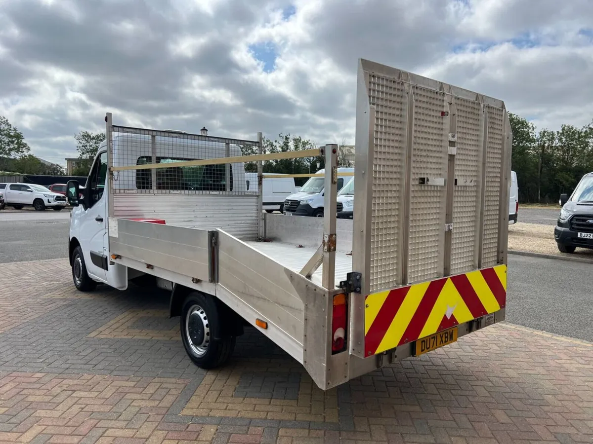 VB - 2021 Renault Master Dropside - Image 4