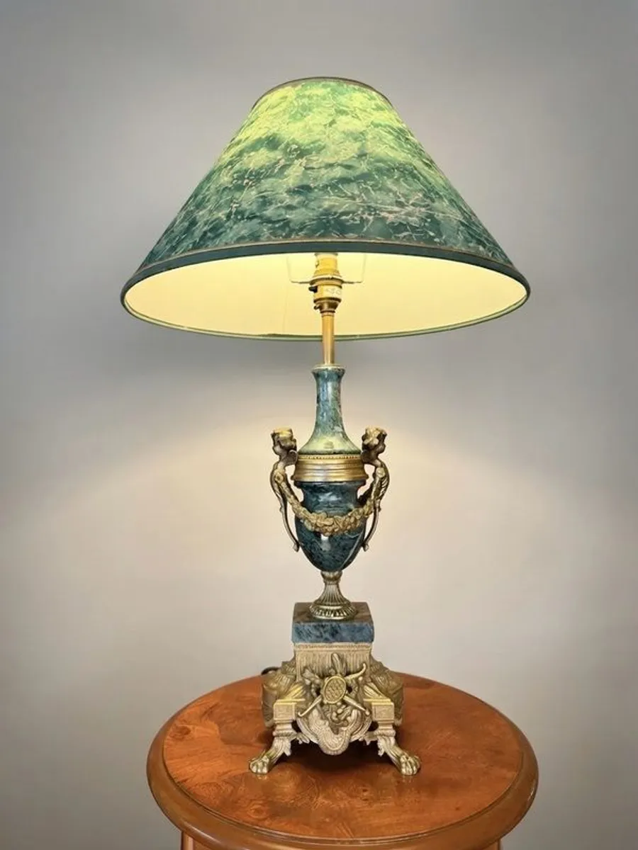 Elegant French Empire Style Green Marble and Brass Table Lamp - Image 1