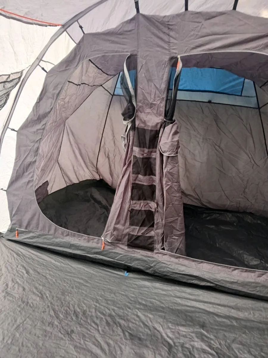Tent - Image 3