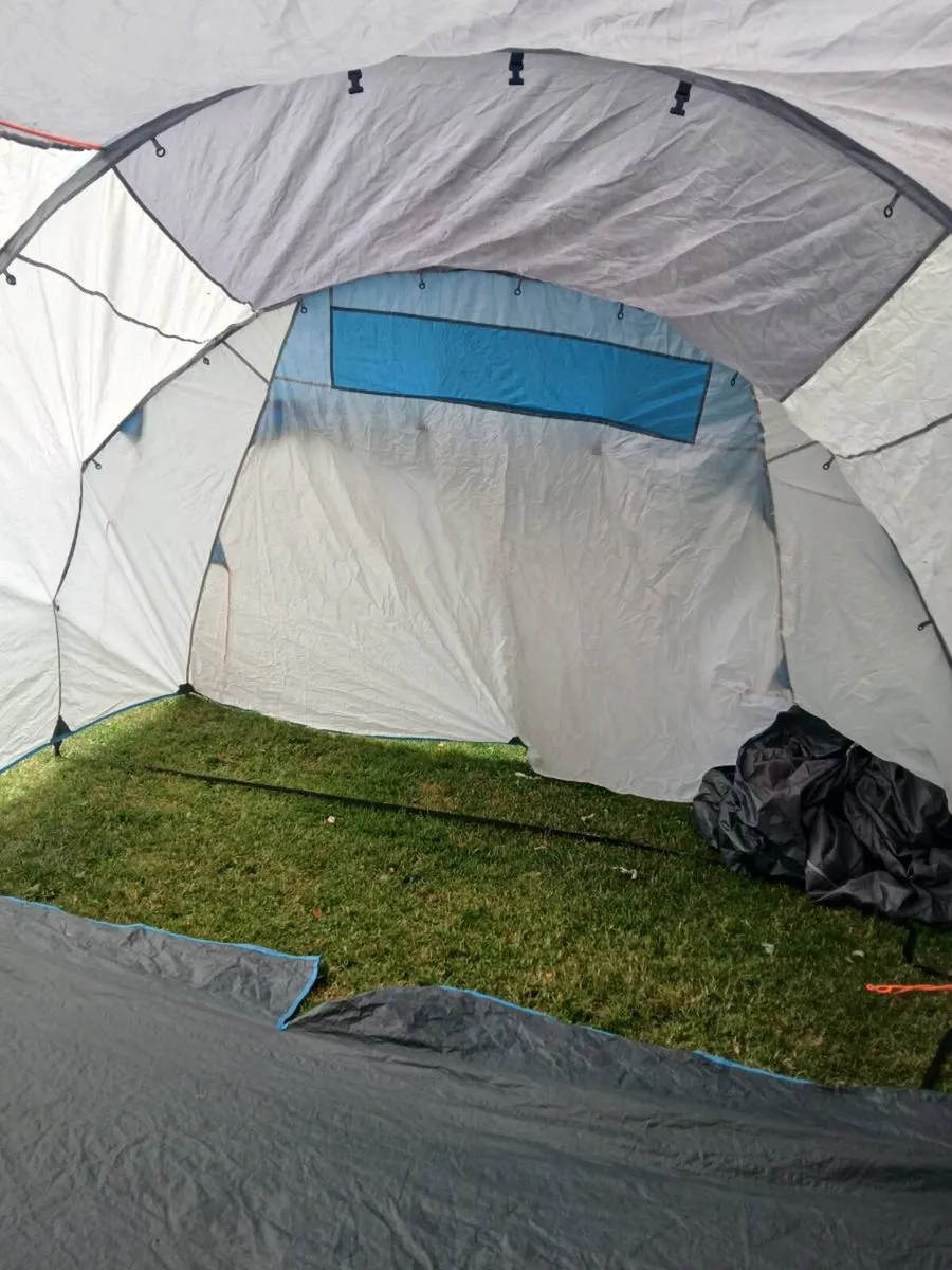 Tent - Image 4