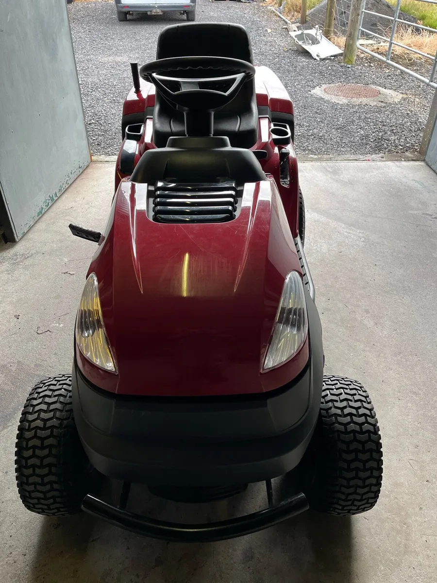 Ride on lawnmower - Image 1