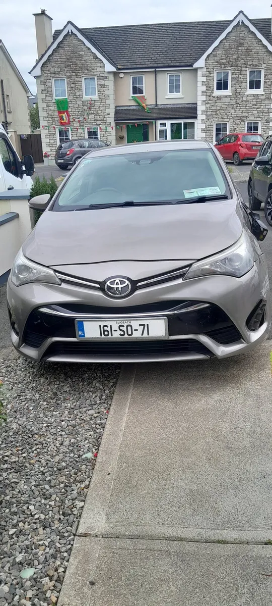 161 Toyota Avensis 1.6 Luna - Image 1