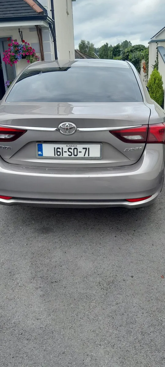 161 Toyota Avensis 1.6 Luna - Image 2