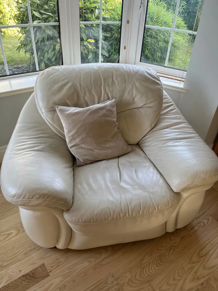 Suite of furniture - Image 3