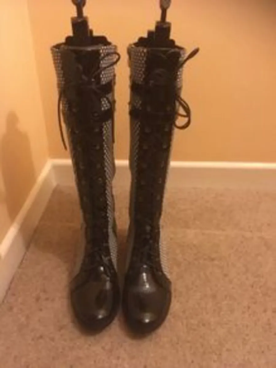BRAND NEW Black and White Tall Knee Boots, Size 40 - Image 3