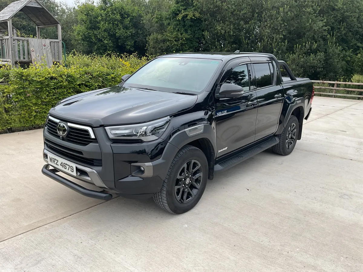 2023 Toyota Hilux Invincible X - Image 2