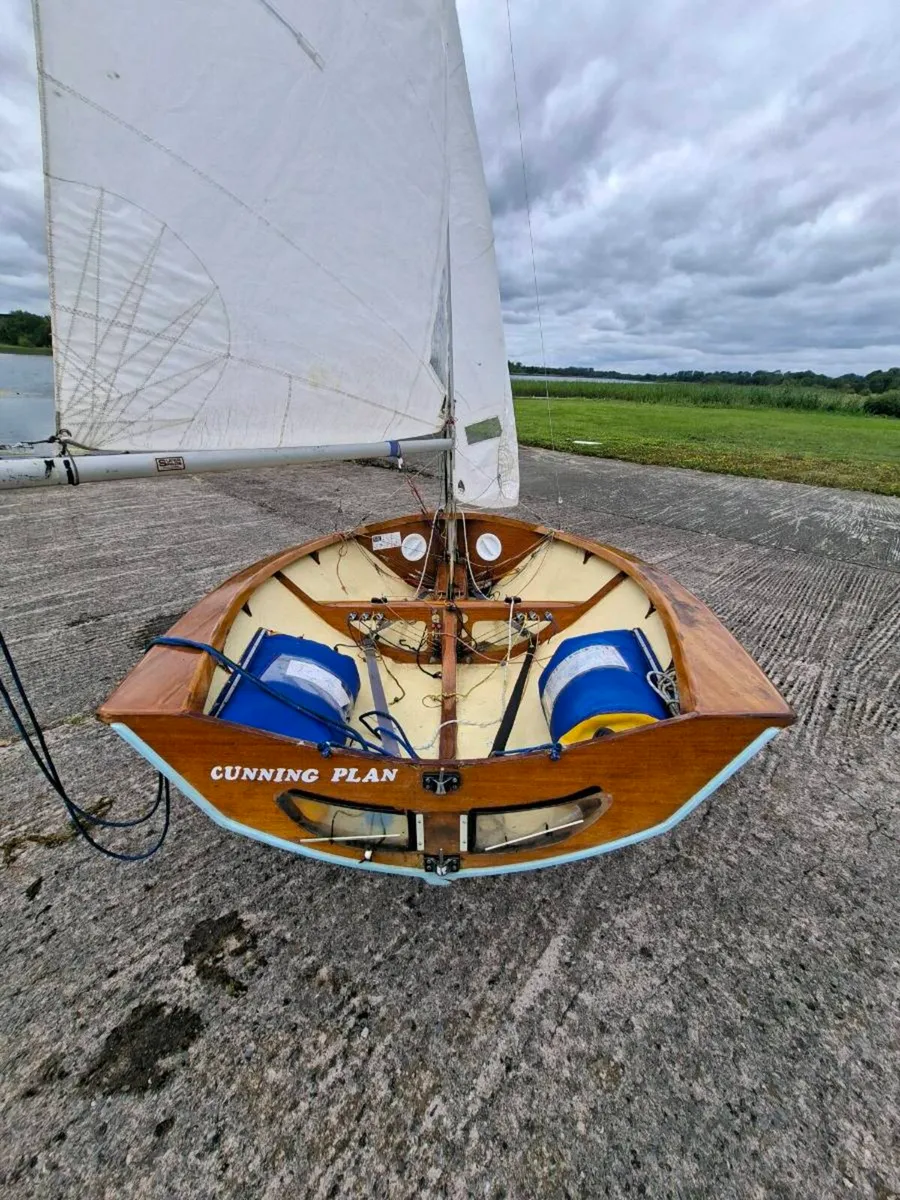 National 12 sailing dinghy - Image 3