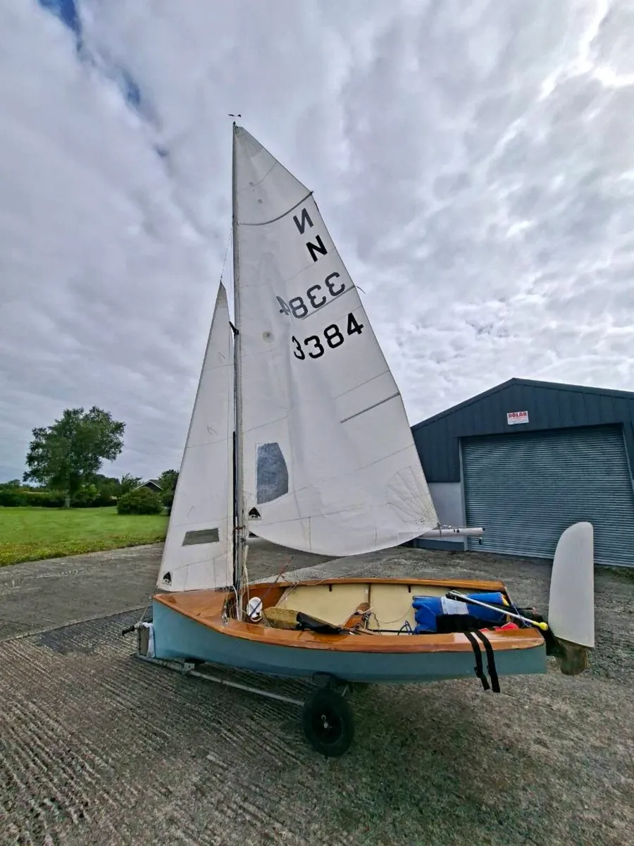 National 12 sailing dinghy - Image 2