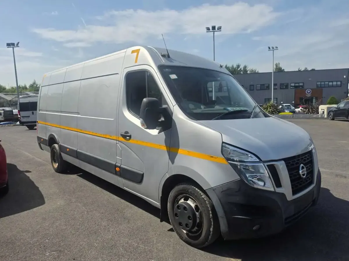 Nissan NV400 2018 fully kitted mobile power washer - Image 1