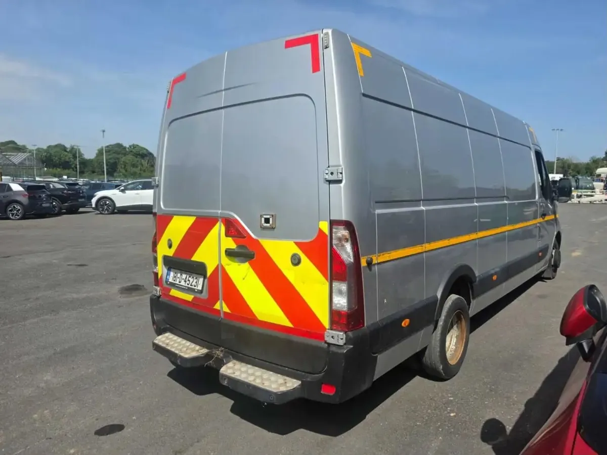 Nissan NV400 2018 fully kitted mobile power washer - Image 2