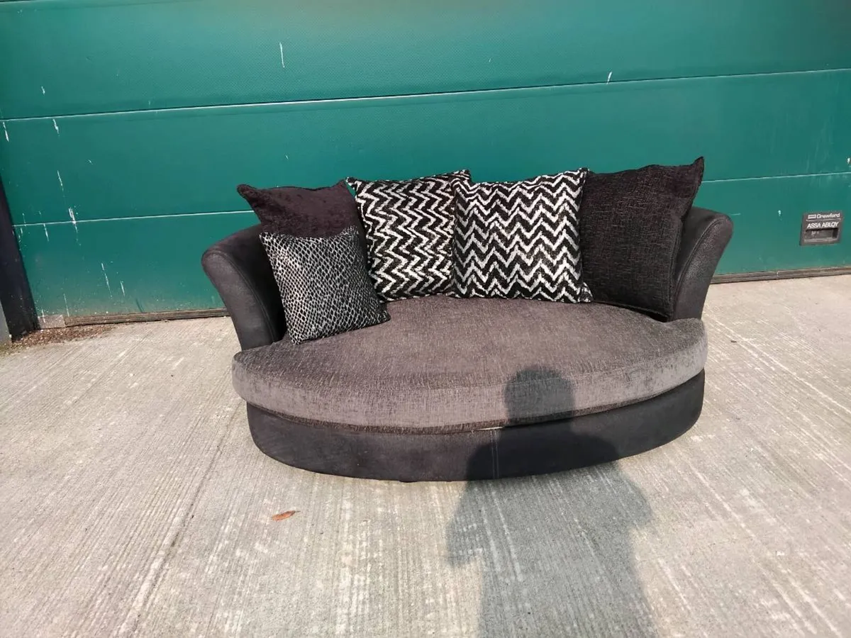 Semi circular gray corner sofa - Image 1