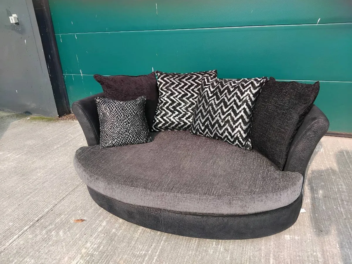 Semi circular gray corner sofa - Image 2