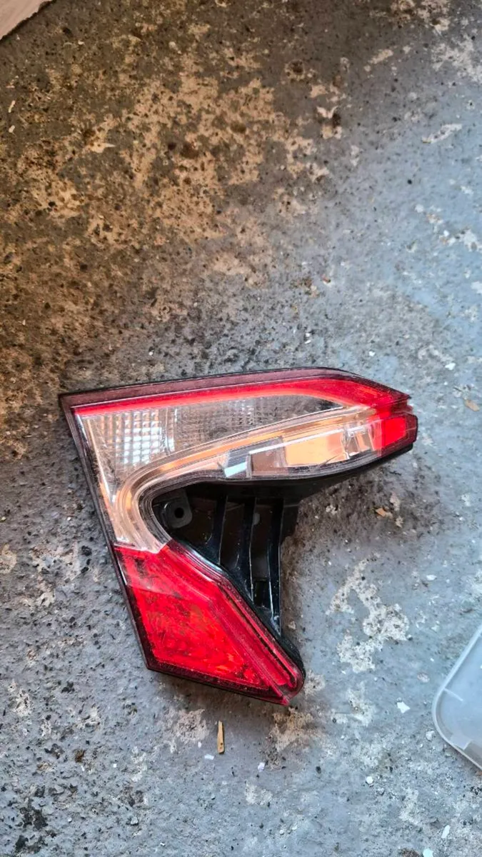 Toyota C-HR Left Rear Tail Light Set OEM 81560-F40 - Image 1