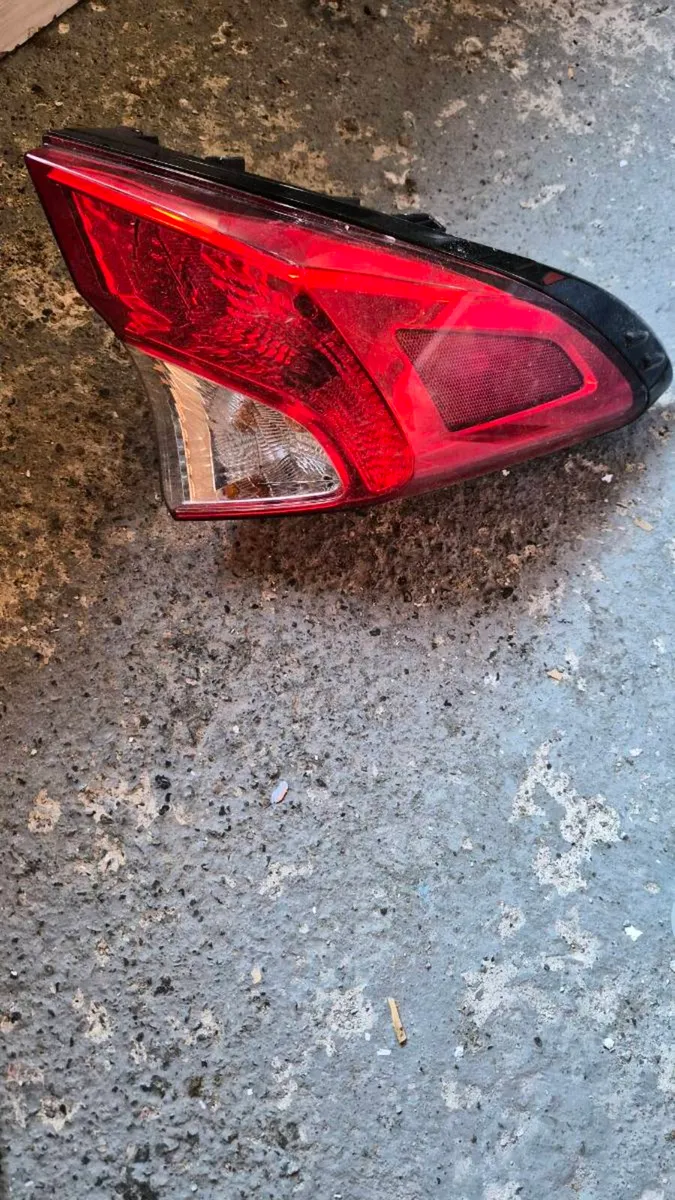 Toyota C-HR Left Rear Tail Light Set OEM 81560-F40 - Image 4
