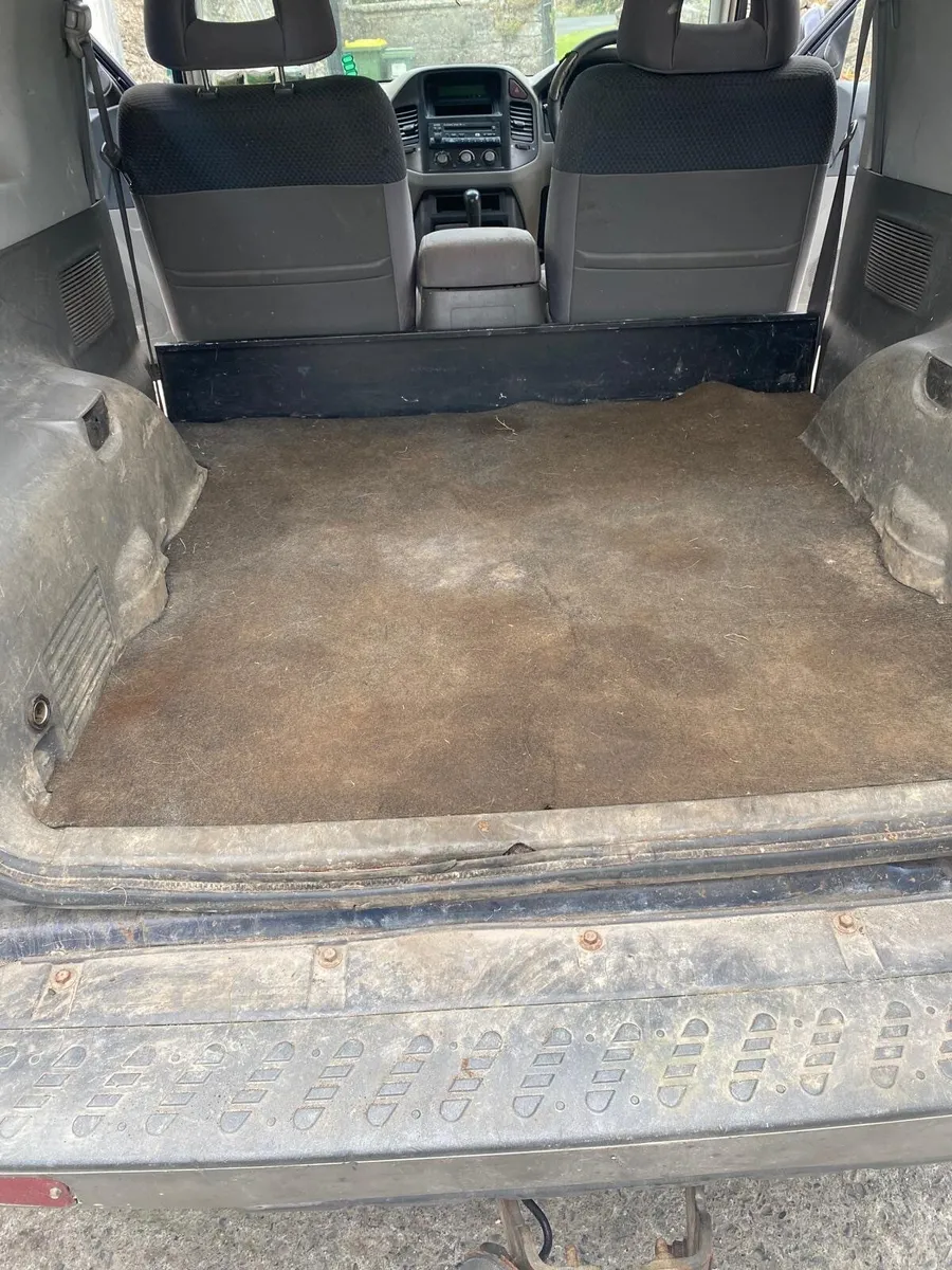 Mitsubishi Pajero 2004 - Image 3