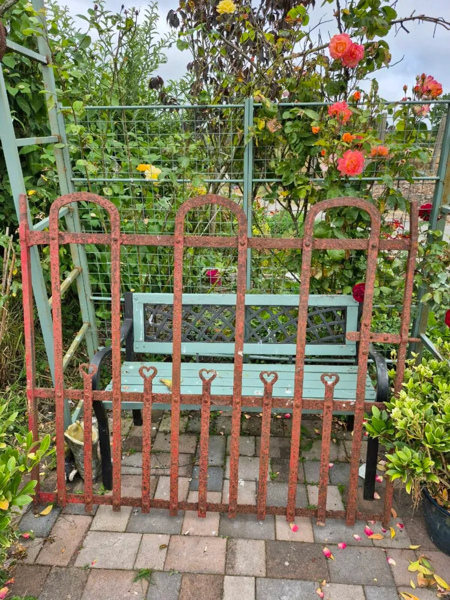 Traditional forged gates - Image 2
