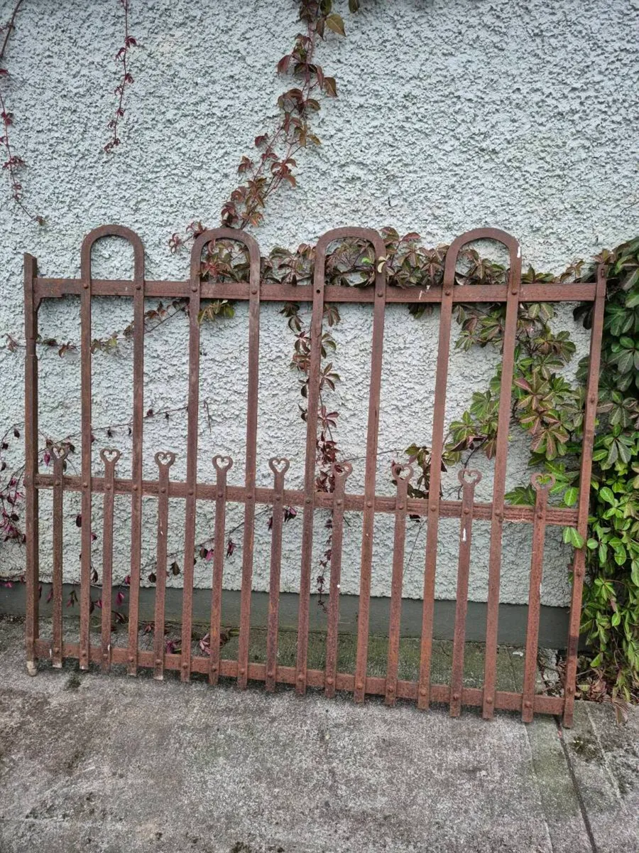 Traditional forged gates - Image 1