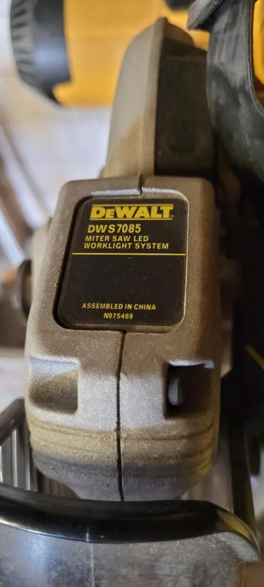 DEWALT Mitre Saw + Stand + Blade Sharpener - Image 3