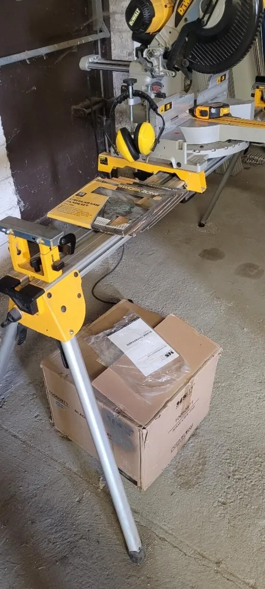 DEWALT Mitre Saw + Stand + Blade Sharpener - Image 4