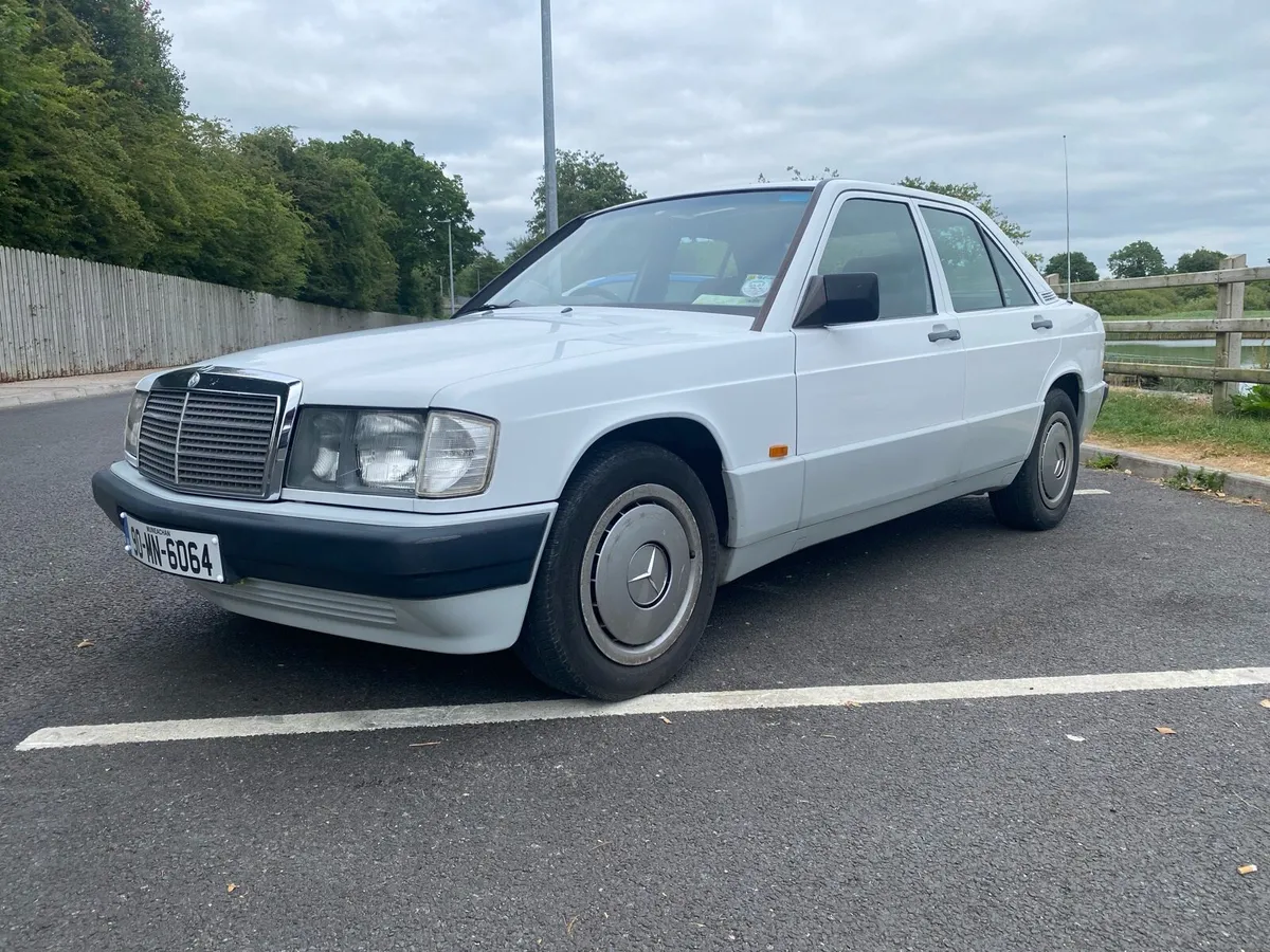 Mercedes 190 - Image 2